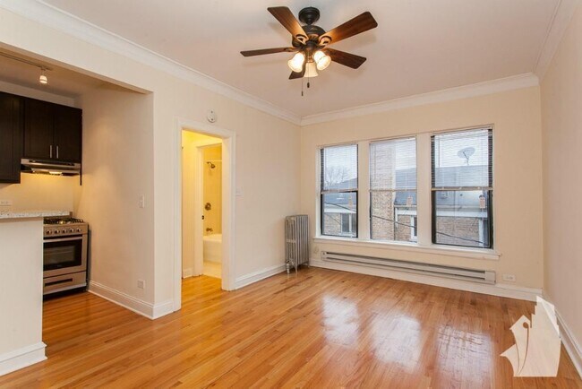 4610 N Paulina St, Unit 4614-307 in Chicago, IL - Foto de edificio - Building Photo