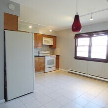 62 Lindstrom Rd in Stamford, CT - Building Photo - Building Photo