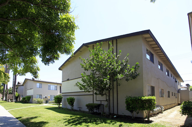 Juno Apartments in Anaheim, CA - Building Photo - Building Photo