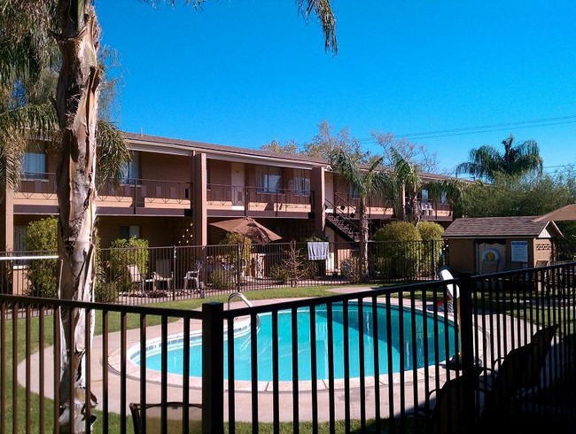 Glen Vista Apartments in Phoenix, AZ - Building Photo - Building Photo