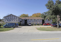 Woodford Apartments in Arlington, TX - Building Photo - Building Photo