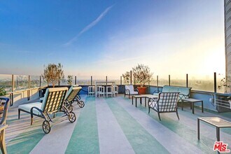 450 N Rossmore Ave in Los Angeles, CA - Building Photo - Building Photo