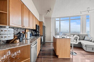 231 Fort York Blvd, Unit SI ID1347382P in Toronto, ON - Building Photo - Building Photo