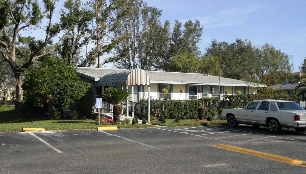 Heatherwood Apartments in Kissimmee, FL