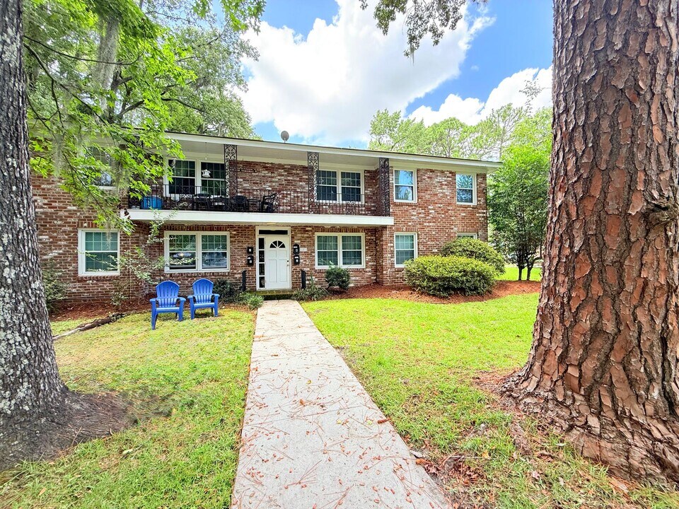 3 E 65th St in Savannah, GA - Building Photo