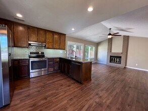 4601 Tippwood Way in Sacramento, CA - Building Photo - Building Photo