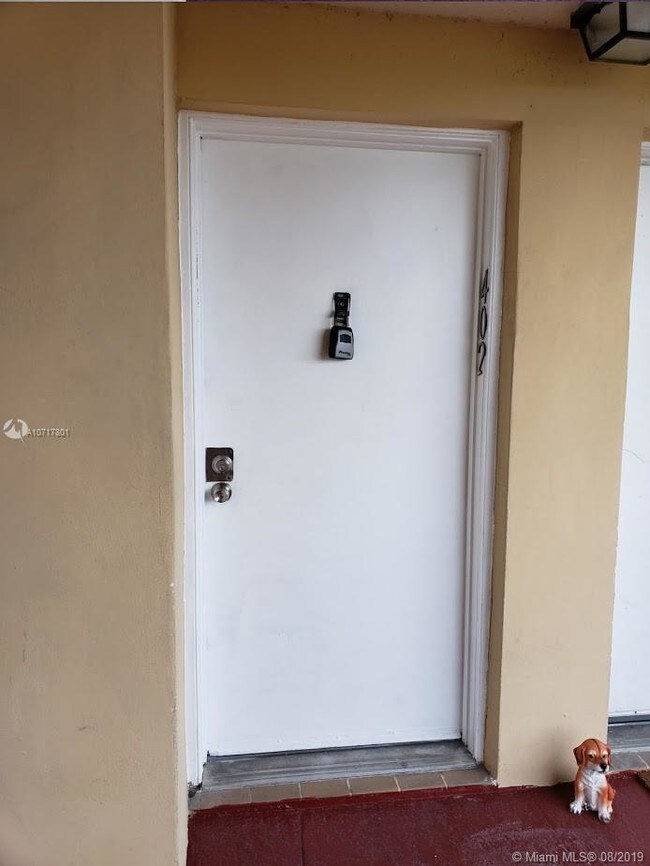 8840 Fontainebleau Blvd-Unit -402 in Miami, FL - Building Photo - Building Photo