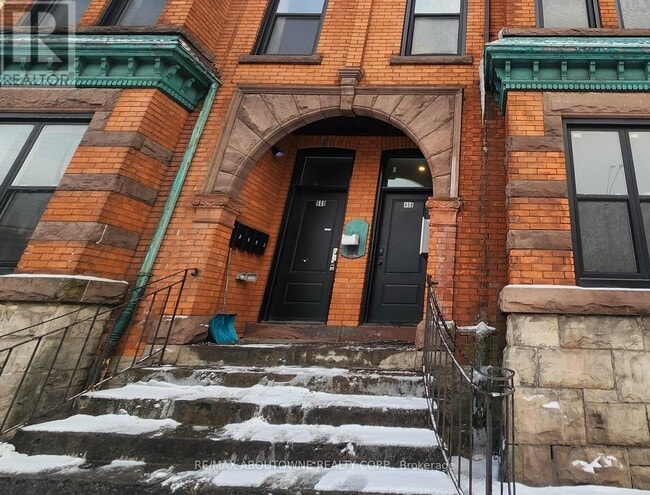 498 Main St E in Hamilton, ON - Building Photo - Building Photo