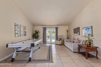 6073 E Beck Ln in Scottsdale, AZ - Building Photo - Building Photo