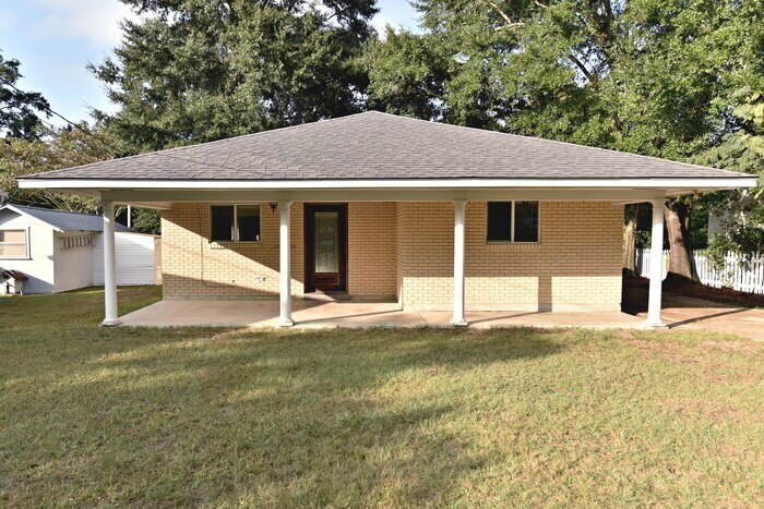 210 25th St in Gulfport, MS - Building Photo