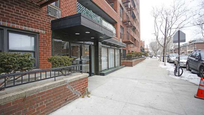 Shorefront Apartments in Brooklyn, NY - Foto de edificio - Building Photo