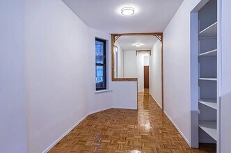 230 E 83rd St in New York, NY - Building Photo - Building Photo