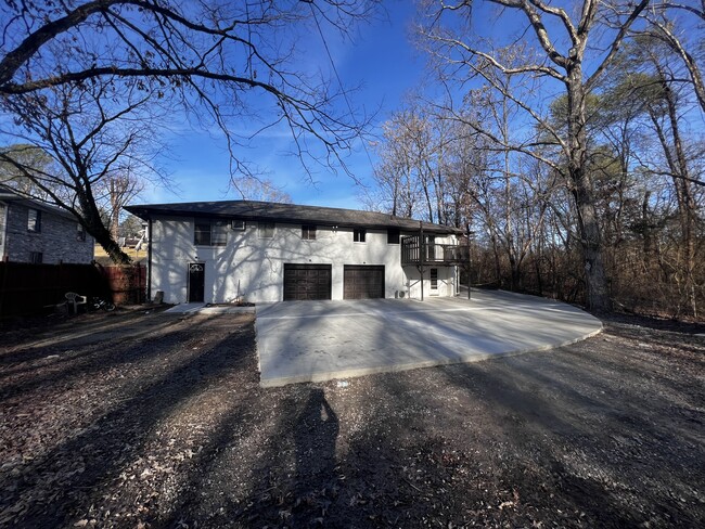 Duplex in Hixson, TN - Building Photo - Building Photo