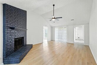 4040 St Christopher Ln in Dallas, TX - Building Photo - Building Photo