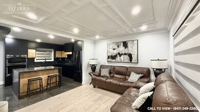 32 Dromore Cres in Toronto, ON - Building Photo - Building Photo