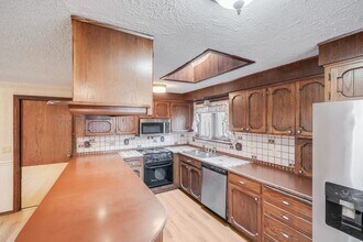 12854 SE 24th Ave in Milwaukie, OR - Building Photo - Building Photo