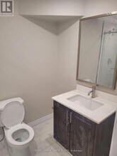 2524 Bandsman Cres in Oshawa, ON - Building Photo - Building Photo