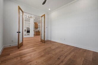 413 Chuckwagon Trail in Angleton, TX - Building Photo - Building Photo