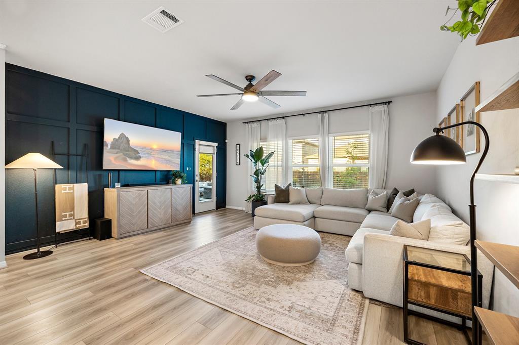 11805 Lily Branch Ln in Austin, TX - Foto de edificio