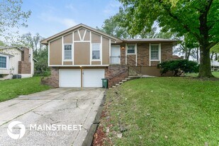 7403 E 132 Terrace in Grandview, MO - Building Photo