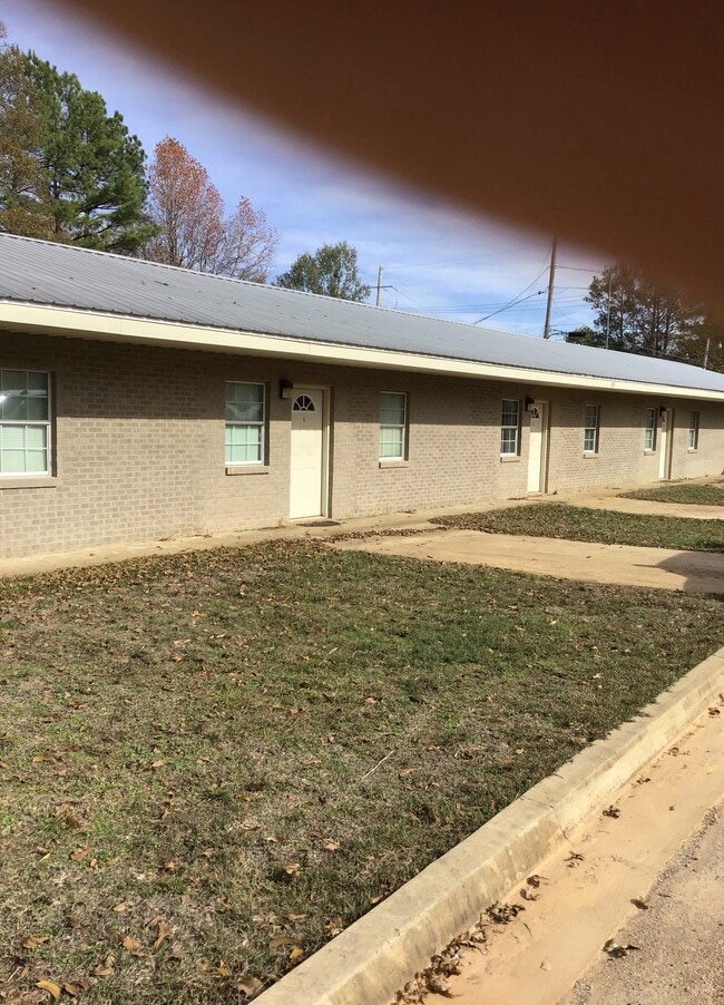 property at 801 Goodwater Rd NW