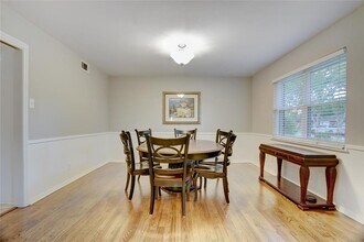 11102 Atwell Dr in Houston, TX - Building Photo - Building Photo