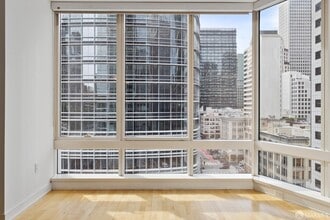 301 Mission St in San Francisco, CA - Building Photo - Building Photo