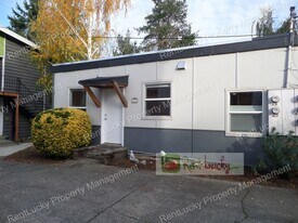 2110-2116 NE 85th St in Seattle, WA - Building Photo