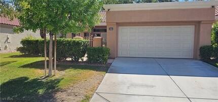 8609 Glenmount Dr in Las Vegas, NV - Building Photo - Building Photo