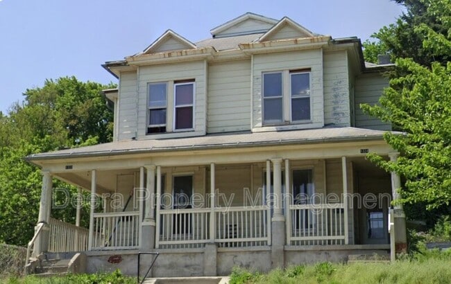 property at 1322 N 2nd St