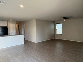 7907 Serro Medina in San Antonio, TX - Building Photo - Building Photo