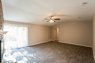 217 Woodhaven Dr in Desoto, TX - Building Photo - Building Photo