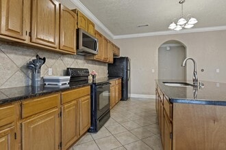 7559 Glen Mont Dr in San Antonio, TX - Foto de edificio - Building Photo