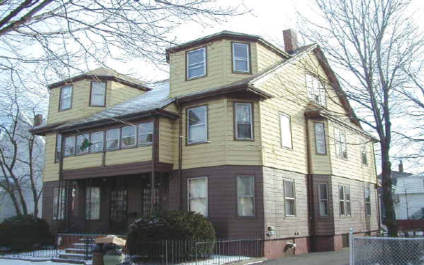 15 Liberty St in Everett, MA - Building Photo - Building Photo