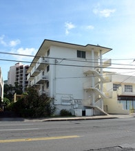 3116 Waialae Ave in Honolulu, HI - Foto de edificio - Building Photo