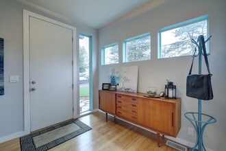 3525 SW 100th St in Seattle, WA - Building Photo - Building Photo