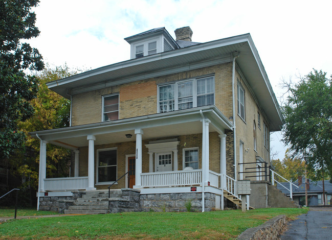 1331 Clarke Ave SW in Roanoke, VA - Foto de edificio - Building Photo