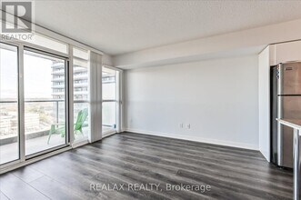 29 Singer Ct in Toronto, ON - Building Photo - Building Photo