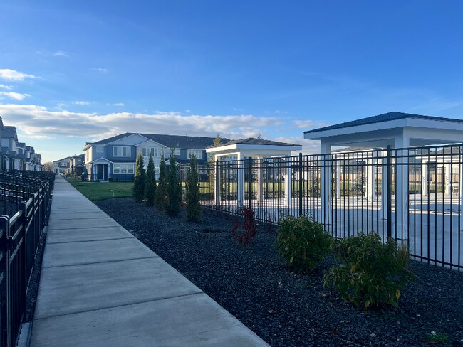 4112 W Cirrus Ln in Eagle, ID - Building Photo - Building Photo