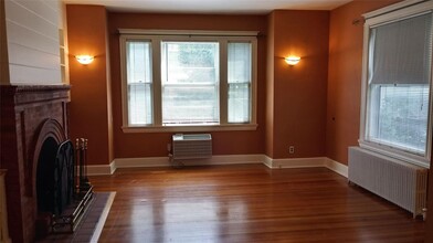 43-05 Hamilton Pl in Queens, NY - Building Photo - Building Photo