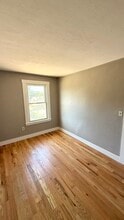 24 Knighton St in Manchester, CT - Building Photo - Building Photo