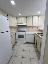 7035 NW 186th St in Hialeah, FL - Building Photo - Building Photo