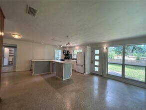 1215 NE 21 Ave in Gainesville, FL - Building Photo - Building Photo