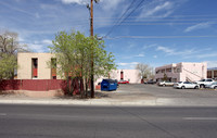 211-219 Candelaria Rd NW in Albuquerque, NM - Building Photo - Building Photo