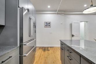 74 Mill St in Orono, ME - Foto de edificio - Building Photo