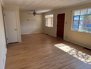 433 Valverde Dr SE in Albuquerque, NM - Building Photo - Building Photo