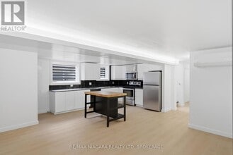 1361 Station St in Pelham, ON - Building Photo - Building Photo