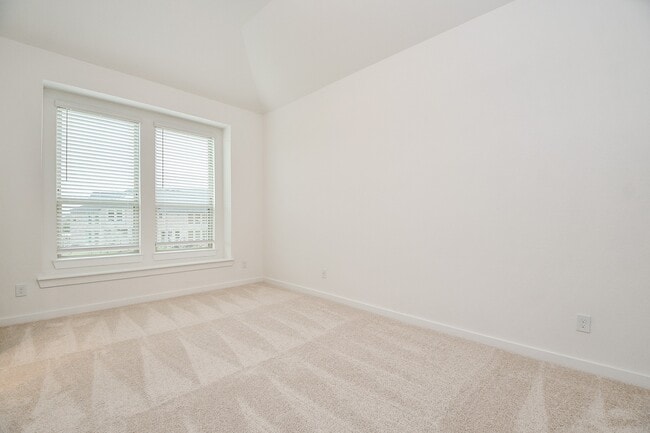 property at 6562 Scarlet Pond Ln