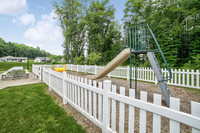 Quaker Meadows in Hermitage, PA - Foto de edificio - Building Photo