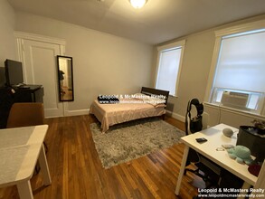 380 Riverway, Unit 18 in Boston, MA - Building Photo - Building Photo